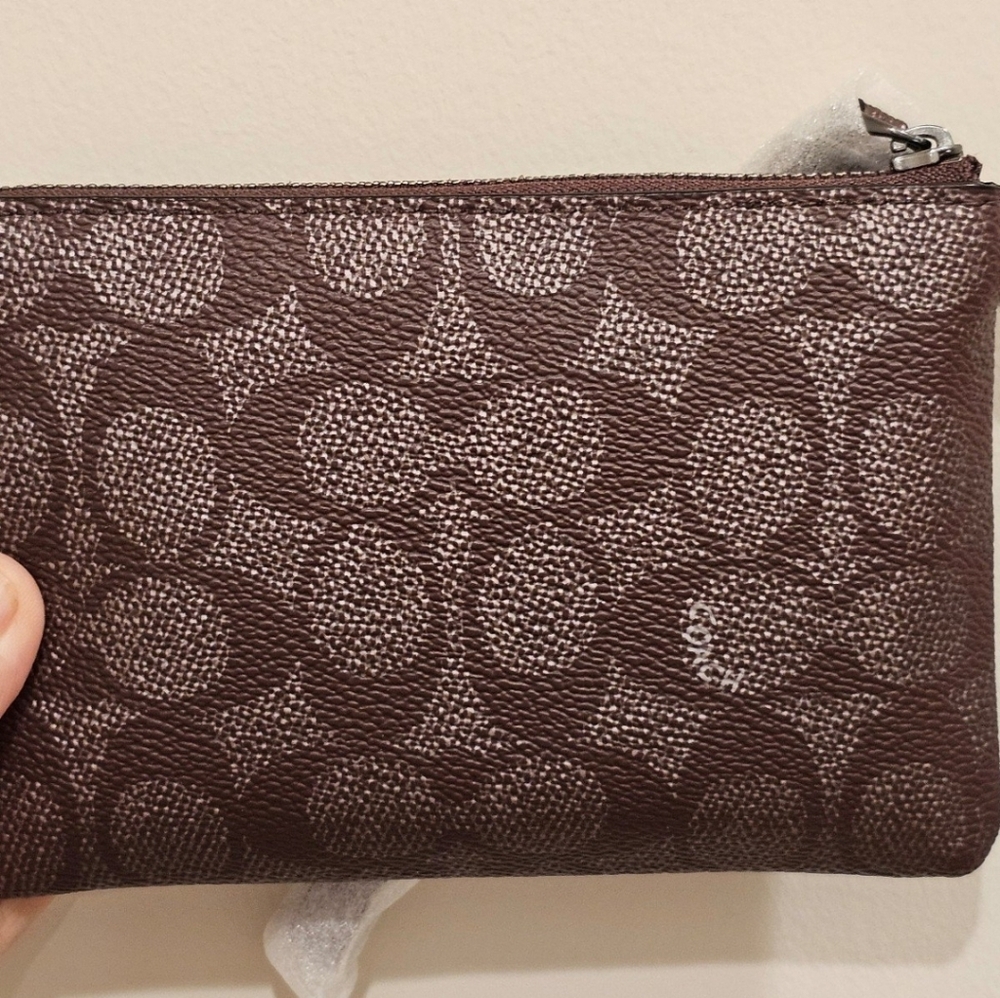 Coach Corner Zip Wristlet NWT - Picture 4 of 7